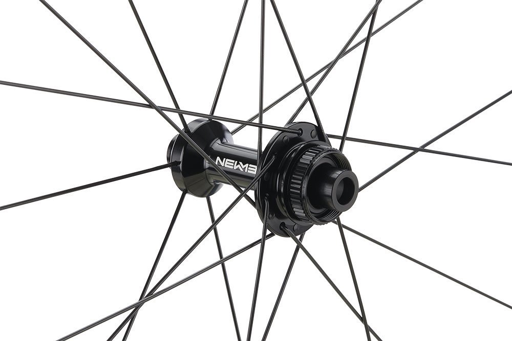 Newmen Set di ruote Advanced A.50 CL FADE R 28" in carbonio Shimano - immagine 3